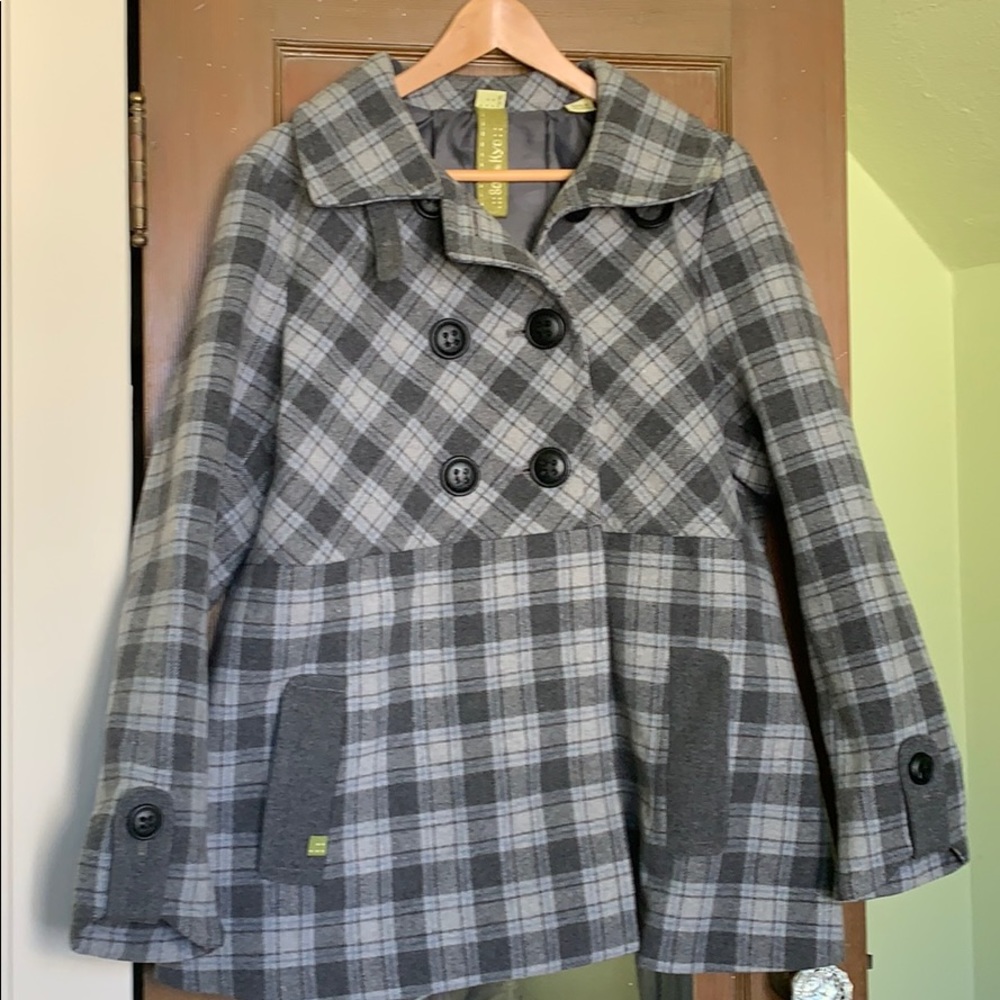 Gorgeous Plaid Soia & Kyo Wool Coat!